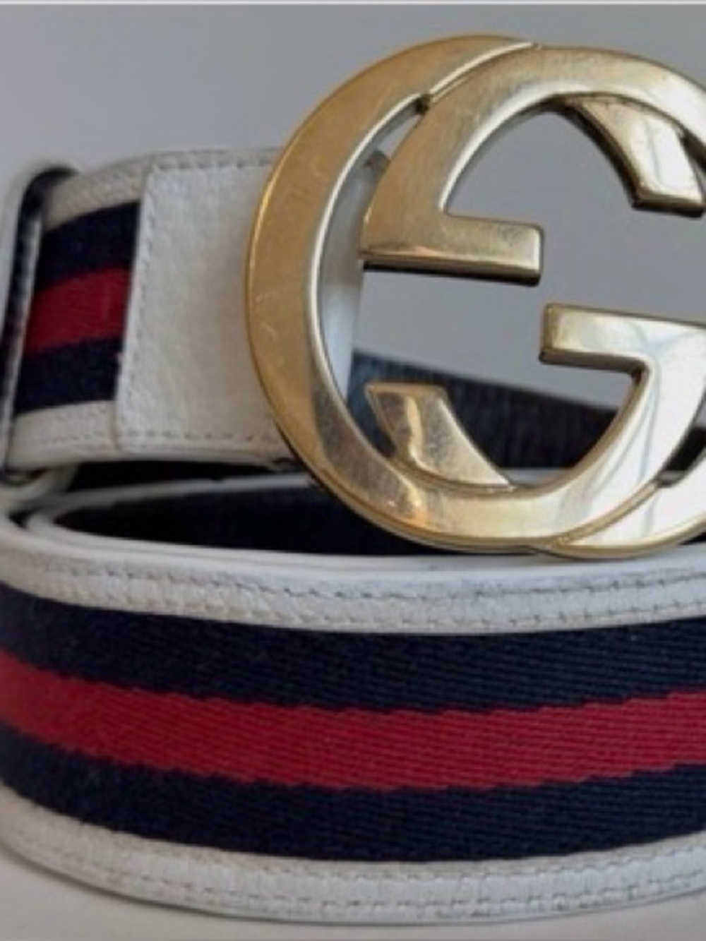 White Leather-Trim Navy & Red Stripe Men’s Belt with Gold Buckle